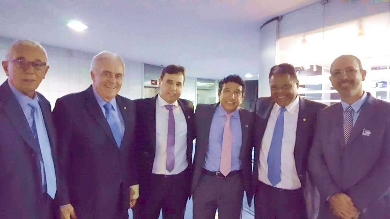 Prefeitos de todo o país se mobilizaram na quarta feira (22) em Brasília na tentativa de chamar a atenção do governo Federal, como também cobras dos s